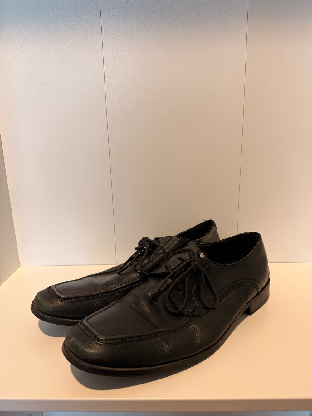 Kenneth Cole Reaction Black Leather Lace-Up Oxfords - Picture 2 of 3